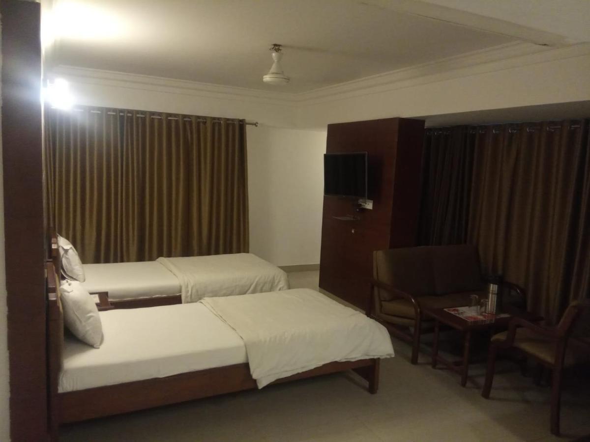Hotel Apex Ахмедабад Екстер'єр фото